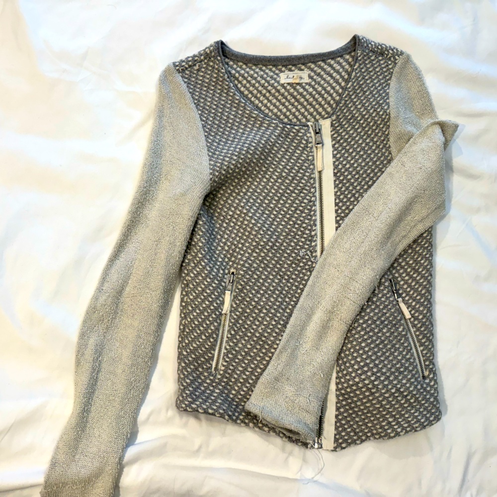 Super cute Lou and Grey sweater/jacket zip up